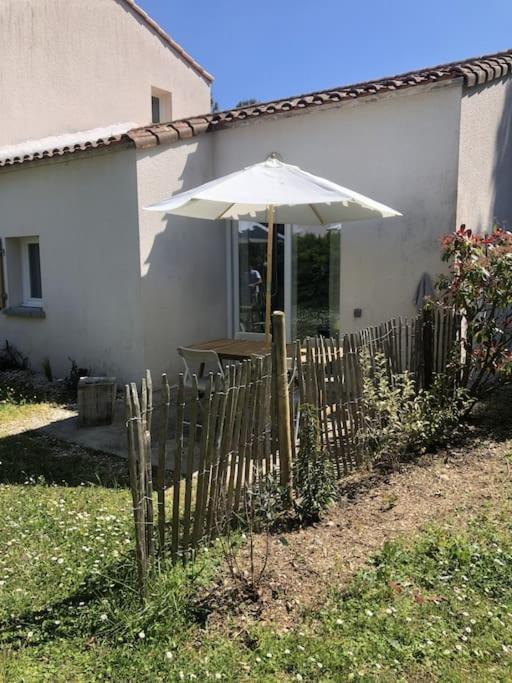 Petite Maison Chaleureuse Avec Piscine